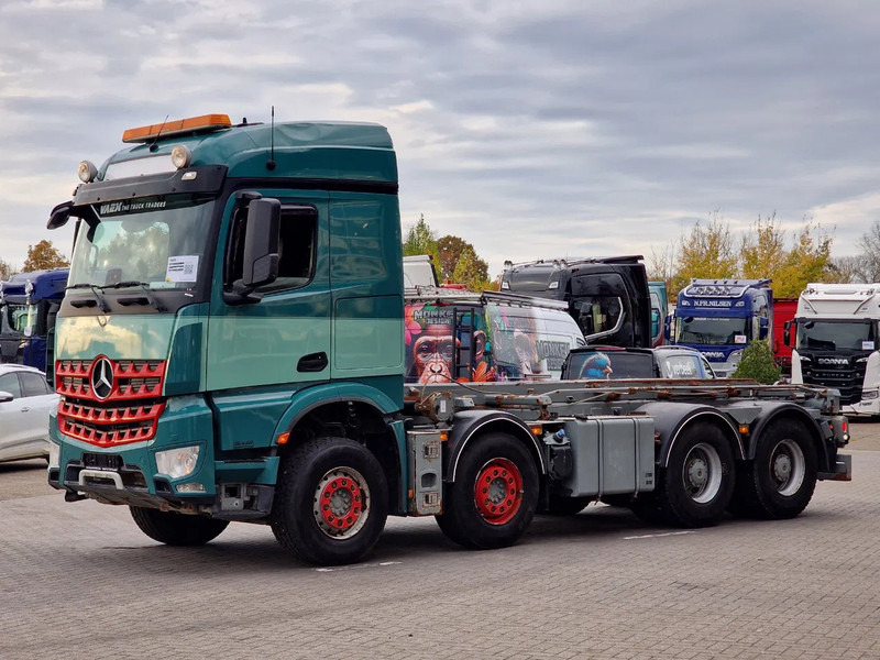 Mercedes-Benz Arocs 3251 8x4 - Cable system - HUB reduction - Euro 6 - Camera system - Камион с кабелна система: снимка 4 Mercedes-Benz Arocs 3251 8x4 - Cable system - HUB reduction - Euro 6 - Camera system - Камион с кабелна система: снимка 4