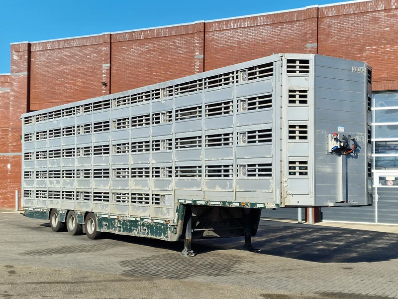 Pezzaioli 5 deck livestock trailer - Water & Ventilation - Loadlift - Folding floors - BPW Axle - 155M3 - За превоз на животни полуремарке: снимка 4 Pezzaioli 5 deck livestock trailer - Water & Ventilation - Loadlift - Folding floors - BPW Axle - 155M3 - За превоз на животни полуремарке: снимка 4