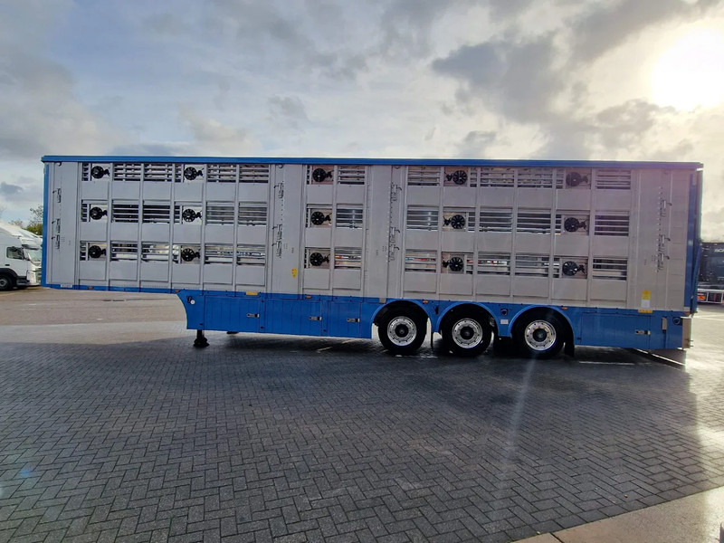 Pezzaioli New 3 stock livestock trailer 95.4M2 - Water & Ventilation - Lifting floors - Lifting roof - Lift axle - За превоз на животни полуремарке: снимка 5 Pezzaioli New 3 stock livestock trailer 95.4M2 - Water & Ventilation - Lifting floors - Lifting roof - Lift axle - За превоз на животни полуремарке: снимка 5