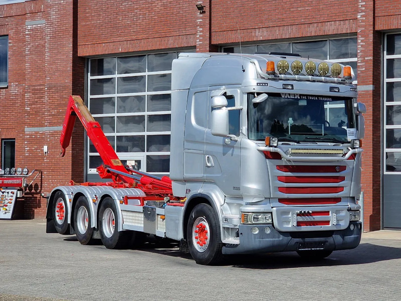 Scania R490 8x4*4 - HIAB XR24SL58 24T hooklift - Euro 6 - Full air - Steering axle - Мултилифт с кука камион: снимка 2 Scania R490 8x4*4 - HIAB XR24SL58 24T hooklift - Euro 6 - Full air - Steering axle - Мултилифт с кука камион: снимка 2