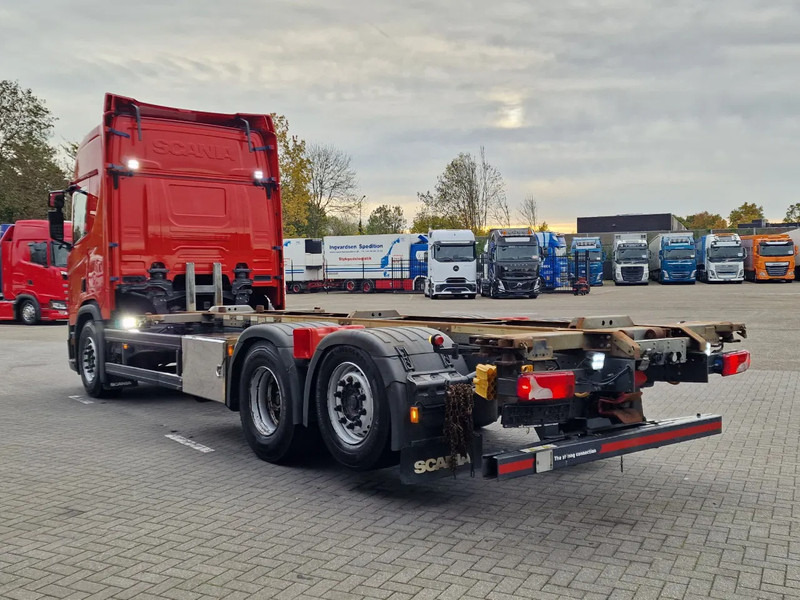 Scania R500 NGS 6x2 - BDF - Retarder - 4.95 WB - Full air - Fridge - Navi - Led - Контейнеровоз/ Сменна каросерия камион: снимка 5 Scania R500 NGS 6x2 - BDF - Retarder - 4.95 WB - Full air - Fridge - Navi - Led - Контейнеровоз/ Сменна каросерия камион: снимка 5