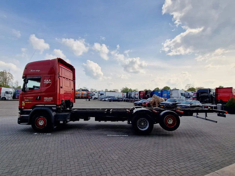 Scania R730 Topline 6x2*4 - Retarder - King of the Road - Night clima - Steering axle - Leather - Шаси кабина: снимка 4 Scania R730 Topline 6x2*4 - Retarder - King of the Road - Night clima - Steering axle - Leather - Шаси кабина: снимка 4
