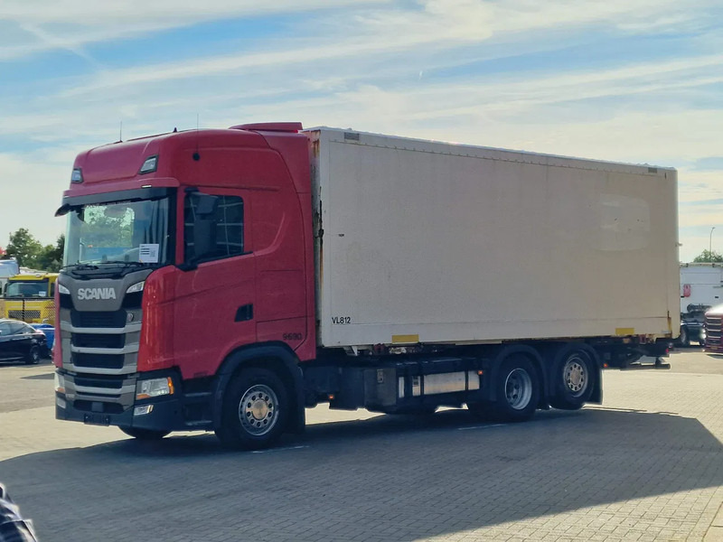 Scania S500 NGS Highline 6x2 - BDF - Full air - Loadlift - Box - Navi - Retarder - Контейнеровоз/ Сменна каросерия камион: снимка 3 Scania S500 NGS Highline 6x2 - BDF - Full air - Loadlift - Box - Navi - Retarder - Контейнеровоз/ Сменна каросерия камион: снимка 3