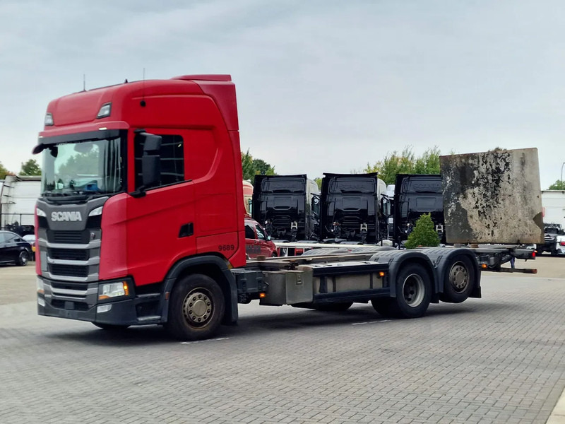 Scania S500 NGS Highline 6x2 - BDF - Full air - Loadlift - Navi - Retarder - Контейнеровоз/ Сменна каросерия камион: снимка 3 Scania S500 NGS Highline 6x2 - BDF - Full air - Loadlift - Navi - Retarder - Контейнеровоз/ Сменна каросерия камион: снимка 3