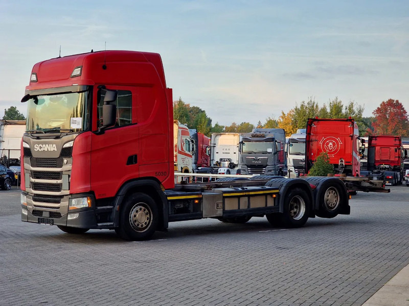 Scania S500 NGS Highline 6x2 - BDF - Full air - Navi - Retarder - Контейнеровоз/ Сменна каросерия камион: снимка 3 Scania S500 NGS Highline 6x2 - BDF - Full air - Navi - Retarder - Контейнеровоз/ Сменна каросерия камион: снимка 3