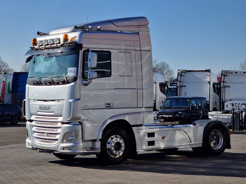 DAF XF 440 SpaceCab 4x2 - Full spoiler - Alloy wheels - Air horn - Light bar - Влекач: снимка 3 DAF XF 440 SpaceCab 4x2 - Full spoiler - Alloy wheels - Air horn - Light bar - Влекач: снимка 3