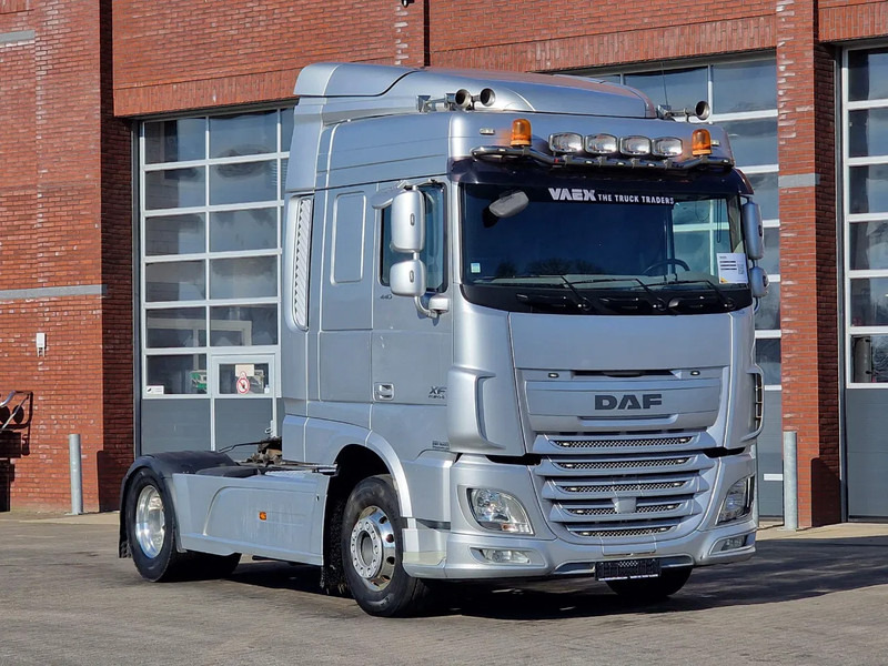 DAF XF 440 SpaceCab 4x2 - Full spoiler - Alloy wheels - Air horn - Light bar - Влекач: снимка 1 DAF XF 440 SpaceCab 4x2 - Full spoiler - Alloy wheels - Air horn - Light bar - Влекач: снимка 1
