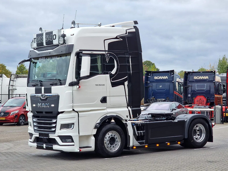 MAN TGX 18.540 GX - New - Retarder - Night clima - Alcoa - Show truck - Lightbar - - Влекач: снимка 3 MAN TGX 18.540 GX - New - Retarder - Night clima - Alcoa - Show truck - Lightbar - - Влекач: снимка 3