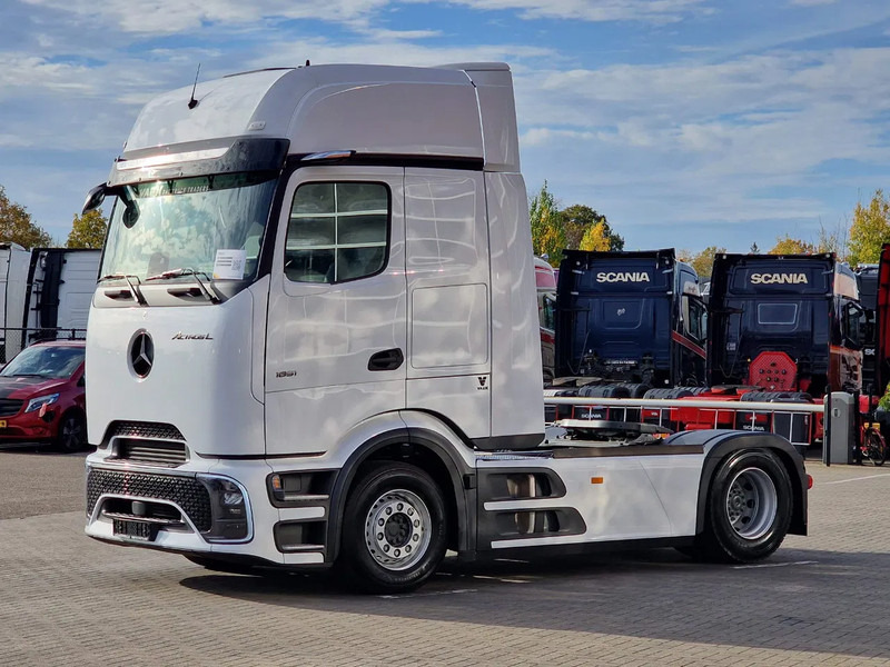 Mercedes-Benz Actros 1851 Procab GigaSpace 4x2 - New - Retarder - Mirror cam - 2x tank - Full spoiler - Navi - Влекач: снимка 3 Mercedes-Benz Actros 1851 Procab GigaSpace 4x2 - New - Retarder - Mirror cam - 2x tank - Full spoiler - Navi - Влекач: снимка 3