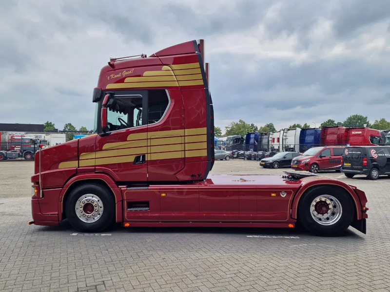 Scania 530ST V8 NGS Tuft R Torpedo - New - Full spec - BUFFL In- and Exterior - Show truck - Влекач: снимка 5 Scania 530ST V8 NGS Tuft R Torpedo - New - Full spec - BUFFL In- and Exterior - Show truck - Влекач: снимка 5