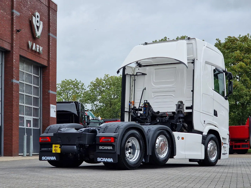 Лизинг на Scania 590S V8 NGS Highline 6x2/4 - New - Full spec - Retarder - Night clima - New dashboard - Leather - NEW Scania 590S V8 NGS Highline 6x2/4 - New - Full spec - Retarder - Night clima - New dashboard - Leather - NEW: снимка 8