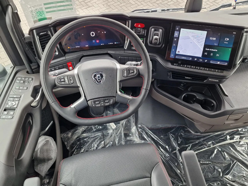 Лизинг на Scania 590S V8 NGS Highline 6x2/4 - New - Full spec - Retarder - Night clima - New dashboard - Leather - NEW Scania 590S V8 NGS Highline 6x2/4 - New - Full spec - Retarder - Night clima - New dashboard - Leather - NEW: снимка 12