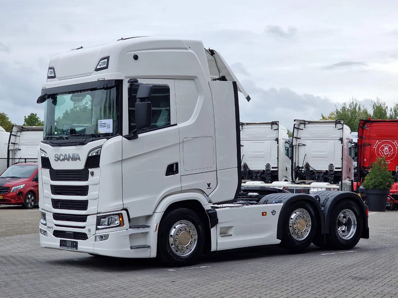 Scania 660S V8 NGS Highline 6x2/4 - New - Full spec - Retarder - Night clima - Leather - Led - Alcoa - Влекач: снимка 3 Scania 660S V8 NGS Highline 6x2/4 - New - Full spec - Retarder - Night clima - Leather - Led - Alcoa - Влекач: снимка 3