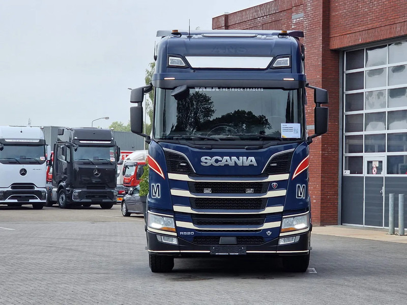 Scania R520 V8 NGS Highline 6x2 - PTO/Hydraulic - Full air - 2.95 WB - Navi - Fridge - Sliding 5th wheel - Влекач: снимка 2 Scania R520 V8 NGS Highline 6x2 - PTO/Hydraulic - Full air - 2.95 WB - Navi - Fridge - Sliding 5th wheel - Влекач: снимка 2