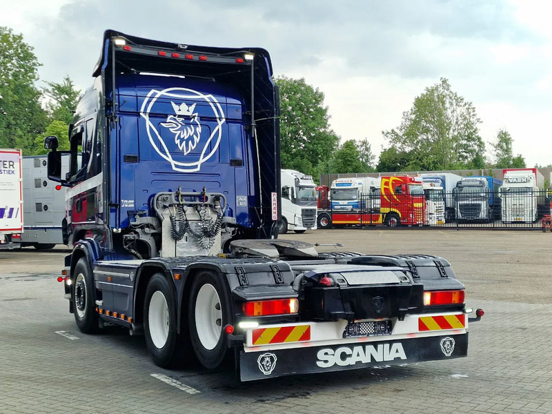 Scania R560 V8 Highline 6x2 - Show truck - Manual gearbox - 2.90 WB - PTO/Hydraulic - Double glazed - Влекач: снимка 5 Scania R560 V8 Highline 6x2 - Show truck - Manual gearbox - 2.90 WB - PTO/Hydraulic - Double glazed - Влекач: снимка 5
