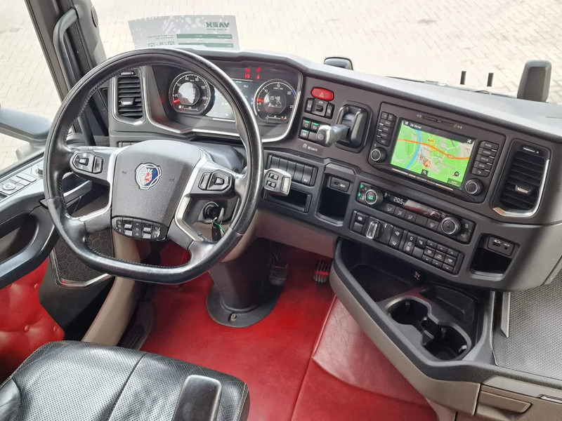 Лизинг на Scania S500 NGS Highline 4x2 - Retarder - Night clima - Full air - Custom interior - Full spoiler - 2 tank Scania S500 NGS Highline 4x2 - Retarder - Night clima - Full air - Custom interior - Full spoiler - 2 tank: снимка 18