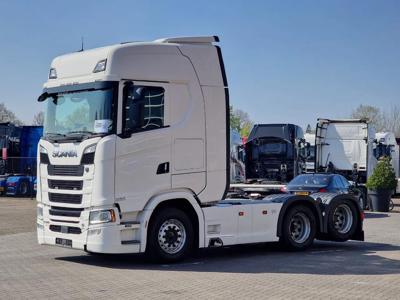 Scania S580 V8 NGS Highline 6x2 - Retarder - Full air - 3.15 WB - Navi - Led - Влекач: снимка 3 Scania S580 V8 NGS Highline 6x2 - Retarder - Full air - 3.15 WB - Navi - Led - Влекач: снимка 3