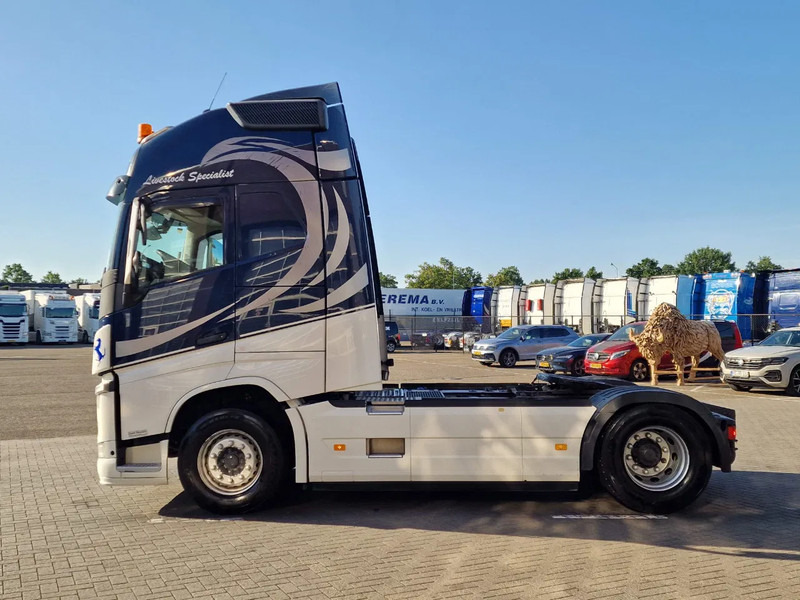 Volvo FH 13.460 4x2 Globetrotter XL - Full spoiler - 2x tank - Fridge - TV - Влекач: снимка 4 Volvo FH 13.460 4x2 Globetrotter XL - Full spoiler - 2x tank - Fridge - TV - Влекач: снимка 4