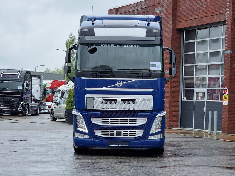 Volvo FH 13.460 Globetrotter 6x2 - I Save - Navi - Fridge - Spoiler - - Влекач: снимка 2 Volvo FH 13.460 Globetrotter 6x2 - I Save - Navi - Fridge - Spoiler - - Влекач: снимка 2