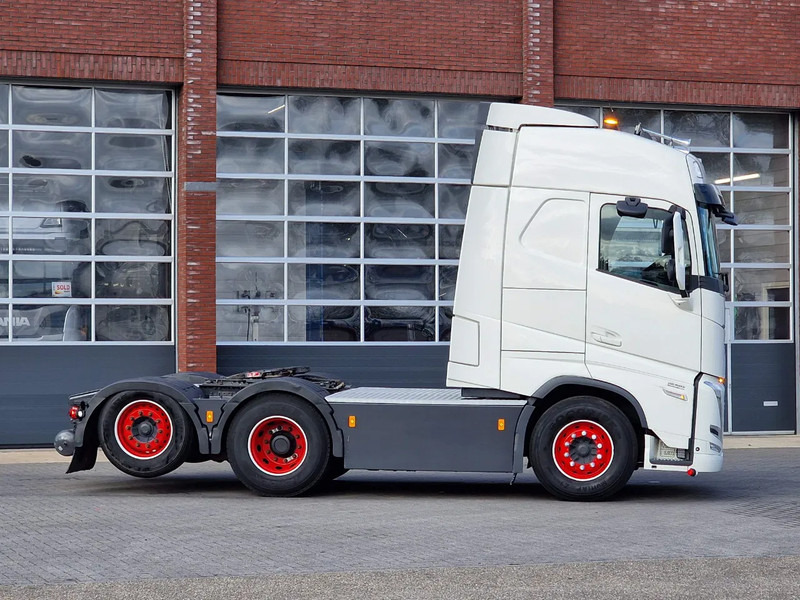 Volvo FH 13.500 Globetrotter 6x2 - I Save - 3.00 WB - PTO/Hydraulic - Full air - Custom interior - Влекач: снимка 5 Volvo FH 13.500 Globetrotter 6x2 - I Save - 3.00 WB - PTO/Hydraulic - Full air - Custom interior - Влекач: снимка 5