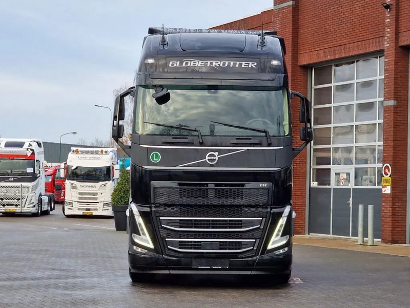 Volvo FH 13.500 Globetrotter XL 4x2 - NEW - Full spec - I parkcool - Full air - - Влекач: снимка 2 Volvo FH 13.500 Globetrotter XL 4x2 - NEW - Full spec - I parkcool - Full air - - Влекач: снимка 2