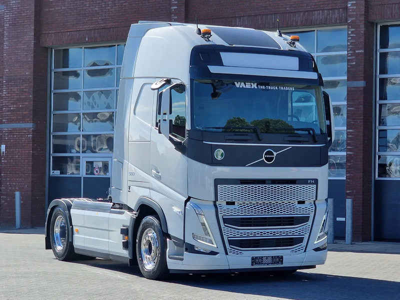 Volvo FH 13.500 Globetrotter XL 4x2 - NEW - Full spec - I parkcool - Full air - - Влекач: снимка 1 Volvo FH 13.500 Globetrotter XL 4x2 - NEW - Full spec - I parkcool - Full air - - Влекач: снимка 1