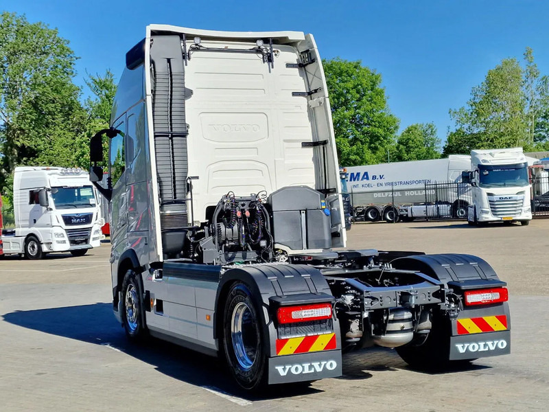 Volvo FH 13.500 Globetrotter XL 4x2 - NEW - Full spec - I parkcool - Full air - - Влекач: снимка 5 Volvo FH 13.500 Globetrotter XL 4x2 - NEW - Full spec - I parkcool - Full air - - Влекач: снимка 5