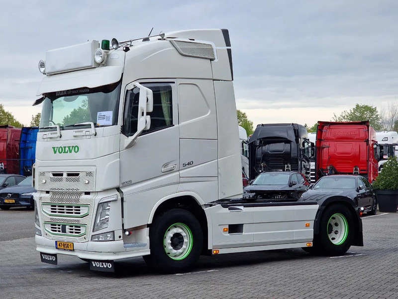 Volvo FH 13.540 Globetrotter 4x2 - Custom exterior - I parkcool - Navi - APK/TUV: 27-02-2026 - Влекач: снимка 3 Volvo FH 13.540 Globetrotter 4x2 - Custom exterior - I parkcool - Navi - APK/TUV: 27-02-2026 - Влекач: снимка 3