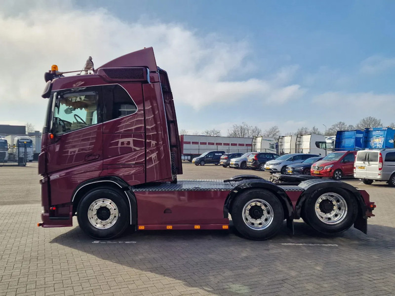 Volvo FH 13.540 Lowroof 6x2 - Show truck - Custom interior - Full air suspension - I parkcool - VEB+ - Влекач: снимка 4 Volvo FH 13.540 Lowroof 6x2 - Show truck - Custom interior - Full air suspension - I parkcool - VEB+ - Влекач: снимка 4