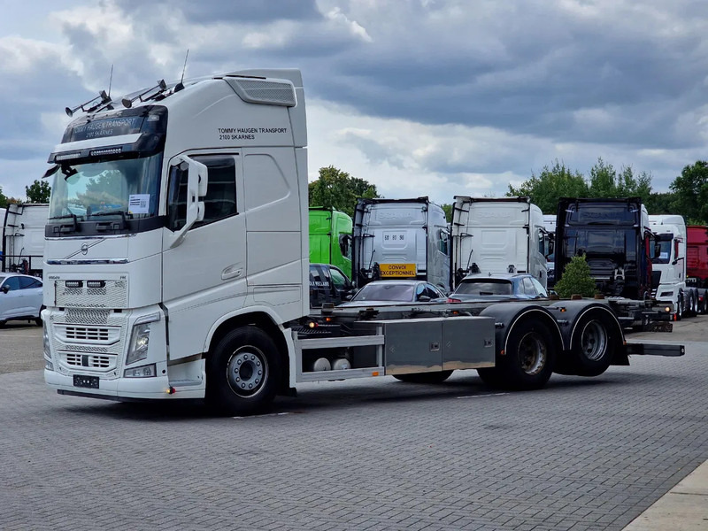 Volvo FH 13.500 Globetrotter XL 6x2 - BDF - Retarder - I parkcool - Full air - 4.90 WB - Контейнеровоз/ Сменна каросерия камион: снимка 3 Volvo FH 13.500 Globetrotter XL 6x2 - BDF - Retarder - I parkcool - Full air - 4.90 WB - Контейнеровоз/ Сменна каросерия камион: снимка 3