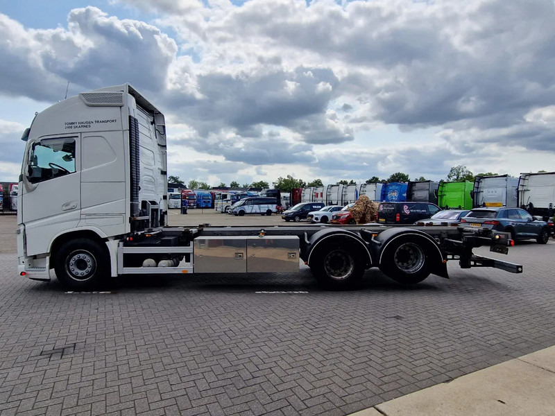 Volvo FH 13.500 Globetrotter XL 6x2 - BDF - Retarder - I parkcool - Full air - 4.90 WB - Контейнеровоз/ Сменна каросерия камион: снимка 4 Volvo FH 13.500 Globetrotter XL 6x2 - BDF - Retarder - I parkcool - Full air - 4.90 WB - Контейнеровоз/ Сменна каросерия камион: снимка 4
