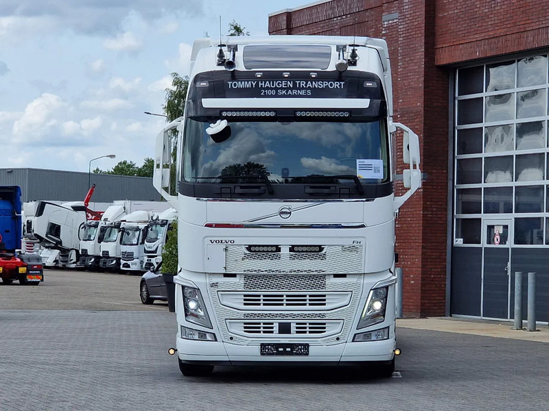 Volvo FH 13.500 Globetrotter XL 6x2 - BDF - Retarder - I parkcool - Full air - 4.90 WB - Контейнеровоз/ Сменна каросерия камион: снимка 2 Volvo FH 13.500 Globetrotter XL 6x2 - BDF - Retarder - I parkcool - Full air - 4.90 WB - Контейнеровоз/ Сменна каросерия камион: снимка 2