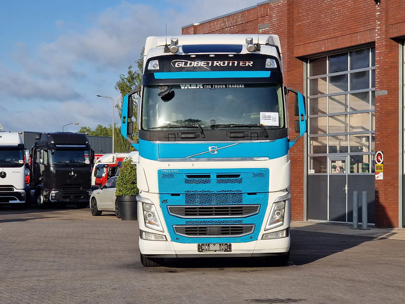 Volvo FH 13.540 Globetrotter 6x2 - BDF - 4.90 WB - Full air - VEB + - Контейнеровоз/ Сменна каросерия камион: снимка 2 Volvo FH 13.540 Globetrotter 6x2 - BDF - 4.90 WB - Full air - VEB + - Контейнеровоз/ Сменна каросерия камион: снимка 2