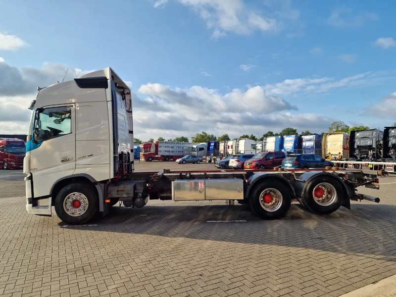 Volvo FH 13.540 Globetrotter 6x2 - BDF - 4.90 WB - Full air - VEB + - Контейнеровоз/ Сменна каросерия камион: снимка 4 Volvo FH 13.540 Globetrotter 6x2 - BDF - 4.90 WB - Full air - VEB + - Контейнеровоз/ Сменна каросерия камион: снимка 4