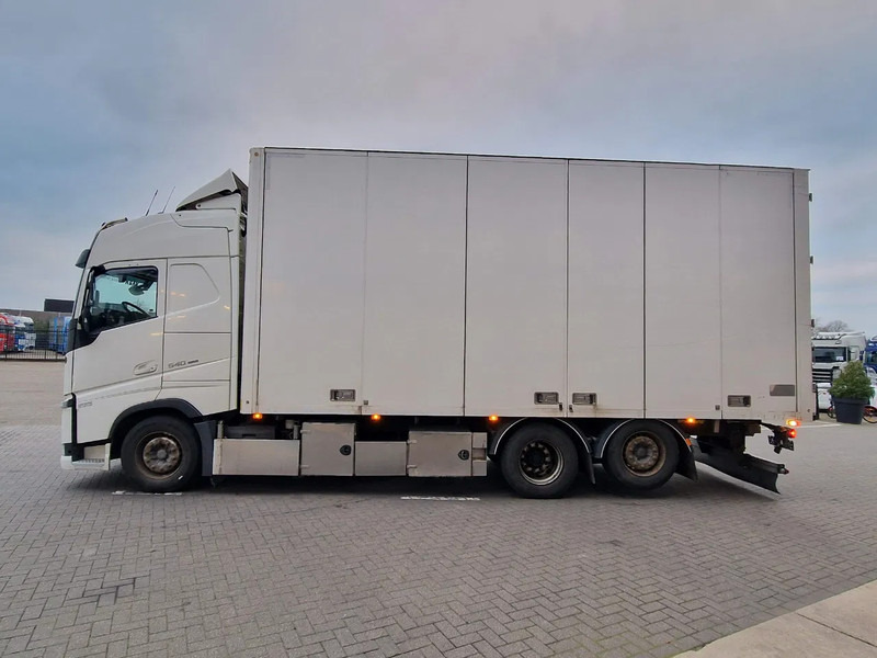 Volvo FH 13.540 Globetrotter 6x2 - Closed box with sidedoors - Full air - Leather - Камион фургон: снимка 4 Volvo FH 13.540 Globetrotter 6x2 - Closed box with sidedoors - Full air - Leather - Камион фургон: снимка 4