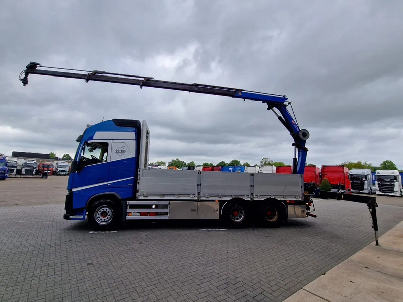 Volvo FH 13.540 Globetrotter 6x4 - HMF 1920K with remote year 2019 - Full air - Leather - Камион с кран: снимка 4 Volvo FH 13.540 Globetrotter 6x4 - HMF 1920K with remote year 2019 - Full air - Leather - Камион с кран: снимка 4