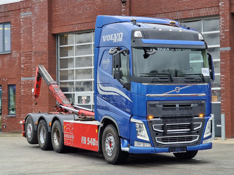 Volvo FH 13.540 Globetrotter 8x4*4 - HIAB Hook 22T - Full air - Work remote - Мултилифт с кука камион: снимка 2 Volvo FH 13.540 Globetrotter 8x4*4 - HIAB Hook 22T - Full air - Work remote - Мултилифт с кука камион: снимка 2