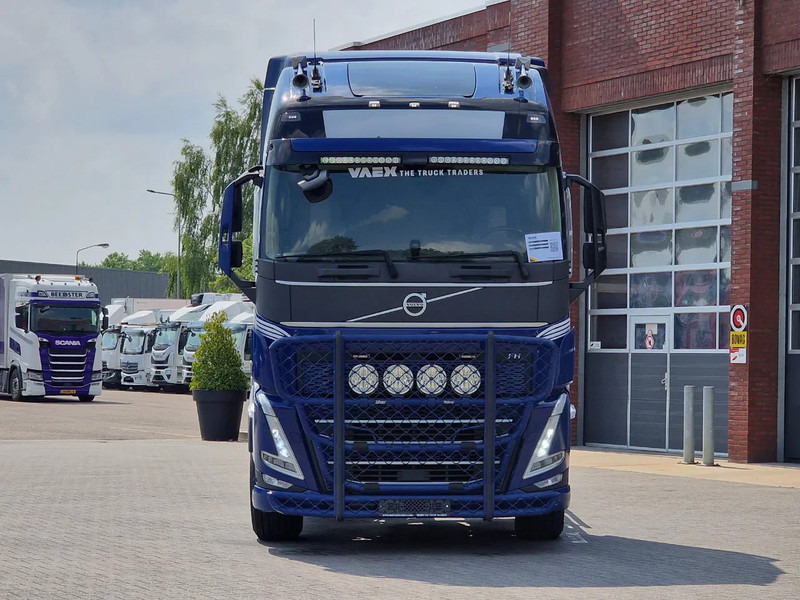 Volvo FH 13.540 Globetrotter XL 6x2 - Retarder - Full air - 4.60 WB - I shift dual clutch - Шаси кабина: снимка 2 Volvo FH 13.540 Globetrotter XL 6x2 - Retarder - Full air - 4.60 WB - I shift dual clutch - Шаси кабина: снимка 2