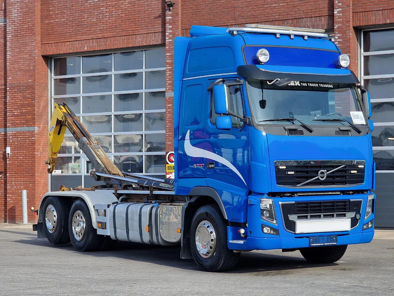 Volvo FH 16.700 Globetrotter 6x2*4 - Palfinger T20 Hook - Retarder - Steering axle - Мултилифт с кука камион: снимка 2 Volvo FH 16.700 Globetrotter 6x2*4 - Palfinger T20 Hook - Retarder - Steering axle - Мултилифт с кука камион: снимка 2