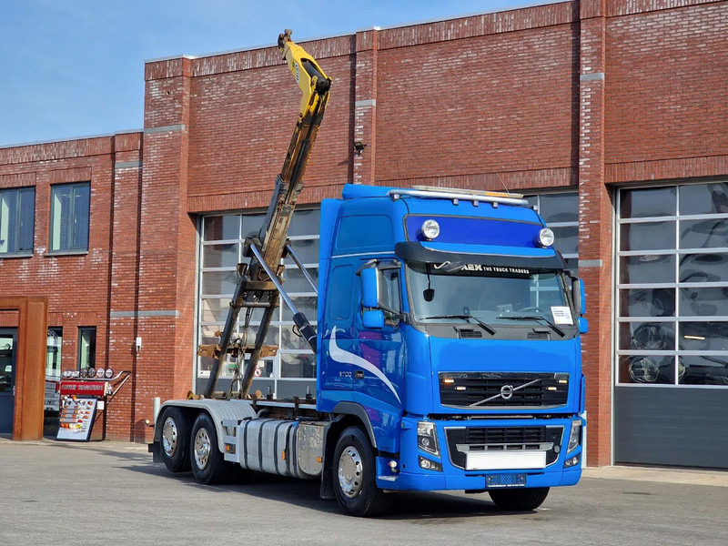 Volvo FH 16.700 Globetrotter 6x2*4 - Palfinger T20 Hook - Retarder - Steering axle - Мултилифт с кука камион: снимка 1 Volvo FH 16.700 Globetrotter 6x2*4 - Palfinger T20 Hook - Retarder - Steering axle - Мултилифт с кука камион: снимка 1