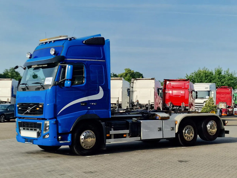 Volvo FH 16.700 Globetrotter 6x2*4 - Palfinger T20 Hook - Retarder - Steering axle - Мултилифт с кука камион: снимка 5 Volvo FH 16.700 Globetrotter 6x2*4 - Palfinger T20 Hook - Retarder - Steering axle - Мултилифт с кука камион: снимка 5