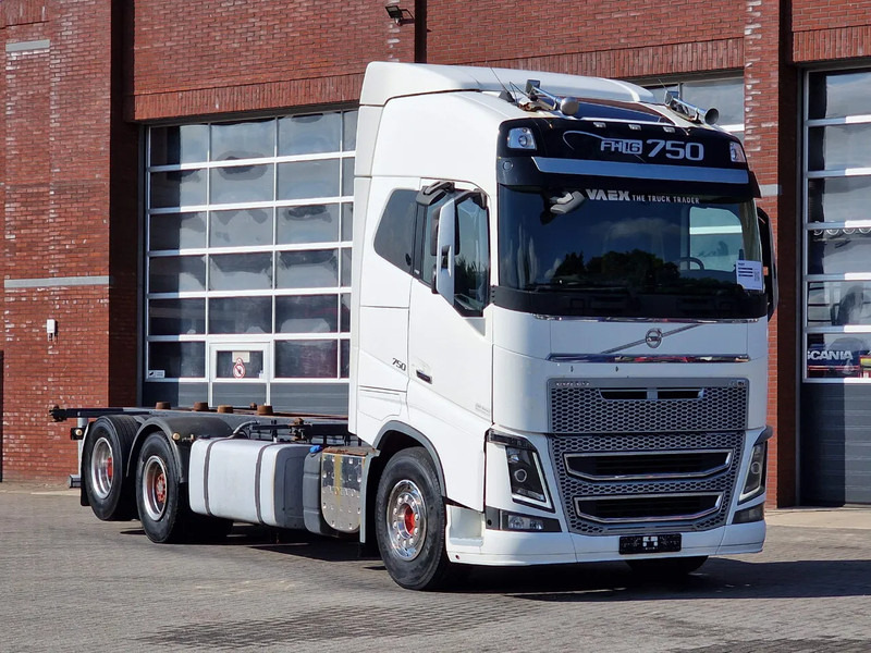 Volvo FH 16.750 Globetrotter 6x2 BDF - Retarder - HUB reduction - Euro 5 - 4.90 WB - Контейнеровоз/ Сменна каросерия камион: снимка 1 Volvo FH 16.750 Globetrotter 6x2 BDF - Retarder - HUB reduction - Euro 5 - 4.90 WB - Контейнеровоз/ Сменна каросерия камион: снимка 1