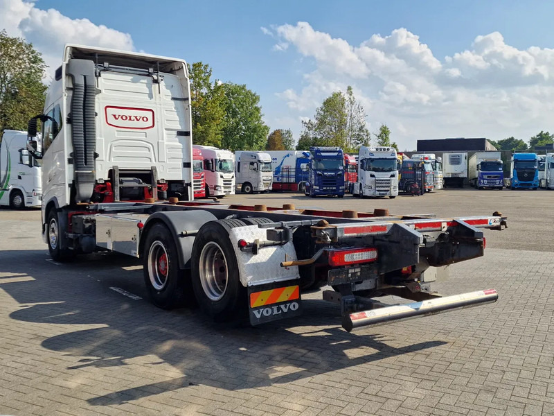 Volvo FH 16.750 Globetrotter 6x2 BDF - Retarder - HUB reduction - Euro 5 - 4.90 WB - Контейнеровоз/ Сменна каросерия камион: снимка 5 Volvo FH 16.750 Globetrotter 6x2 BDF - Retarder - HUB reduction - Euro 5 - 4.90 WB - Контейнеровоз/ Сменна каросерия камион: снимка 5