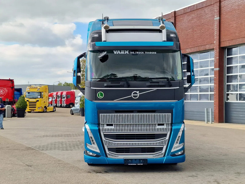 Volvo FH 500 4x2XL Cartransporter "Blyss" Low Kilometer!, in new condition! - Автовоз камион: снимка 3 Volvo FH 500 4x2XL Cartransporter "Blyss" Low Kilometer!, in new condition! - Автовоз камион: снимка 3