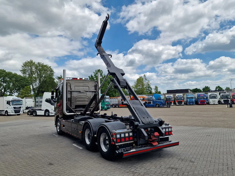 Volvo FH 500 6x4 Hooklift 21t / full airsuspension / retarder / alcoa wheels / standing exhaust / special interieur - Мултилифт с кука камион: снимка 5 Volvo FH 500 6x4 Hooklift 21t / full airsuspension / retarder / alcoa wheels / standing exhaust / special interieur - Мултилифт с кука камион: снимка 5