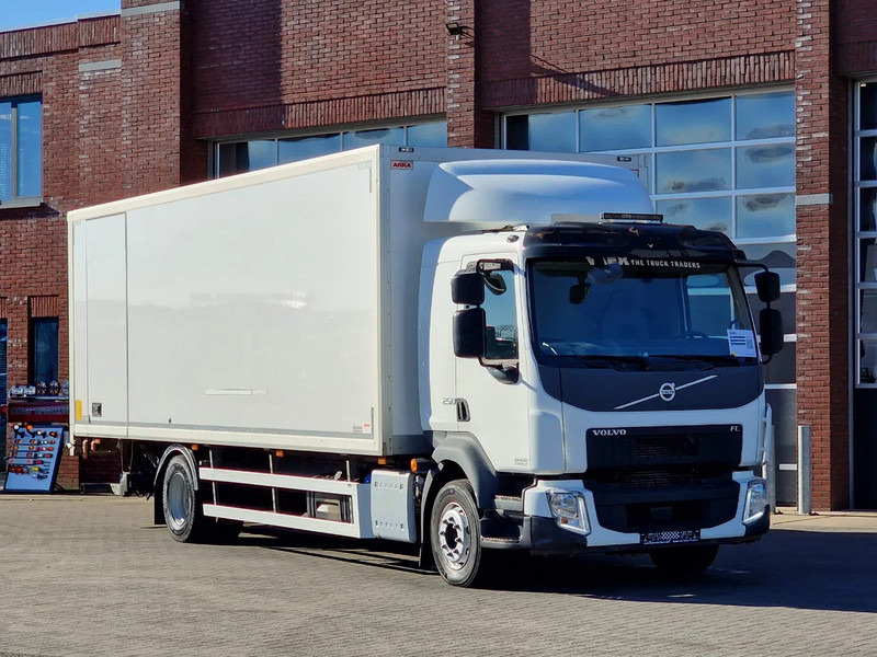 Volvo FL 250 4x2 Box truck, loading lift, 12T - Камион фургон: снимка 1 Volvo FL 250 4x2 Box truck, loading lift, 12T - Камион фургон: снимка 1