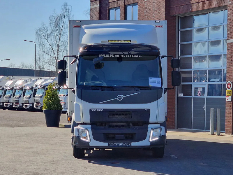 Volvo FL 250 4x2 Box truck, loading lift, 12T - Камион фургон: снимка 2 Volvo FL 250 4x2 Box truck, loading lift, 12T - Камион фургон: снимка 2