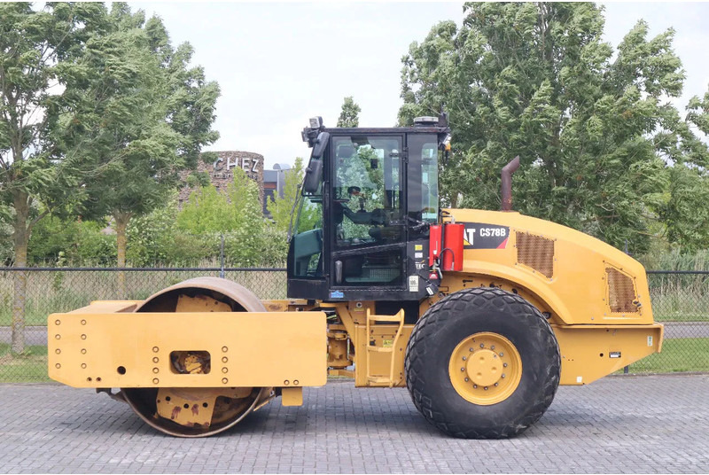 Caterpillar CS78B | TRIMBLE GPS | GOOD CONDITION - Валяк: снимка 1 Caterpillar CS78B | TRIMBLE GPS | GOOD CONDITION - Валяк: снимка 1