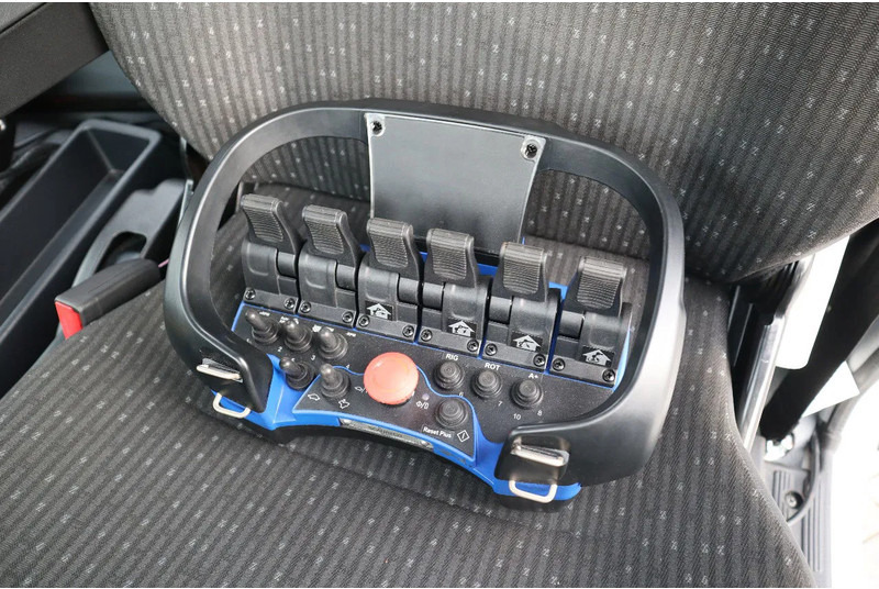 Бус самосвал FUSO Canter 7C18 | 4X2 | 3-WAY TIPPER | PM 6.5 KRAN /CRANE: снимка 18 Бус самосвал FUSO Canter 7C18 | 4X2 | 3-WAY TIPPER | PM 6.5 KRAN /CRANE: снимка 18