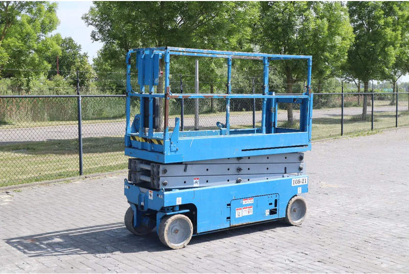 Genie GS-2032 | 8 METER | 363 KG - Ножична работна платформа: снимка 3 Genie GS-2032 | 8 METER | 363 KG - Ножична работна платформа: снимка 3
